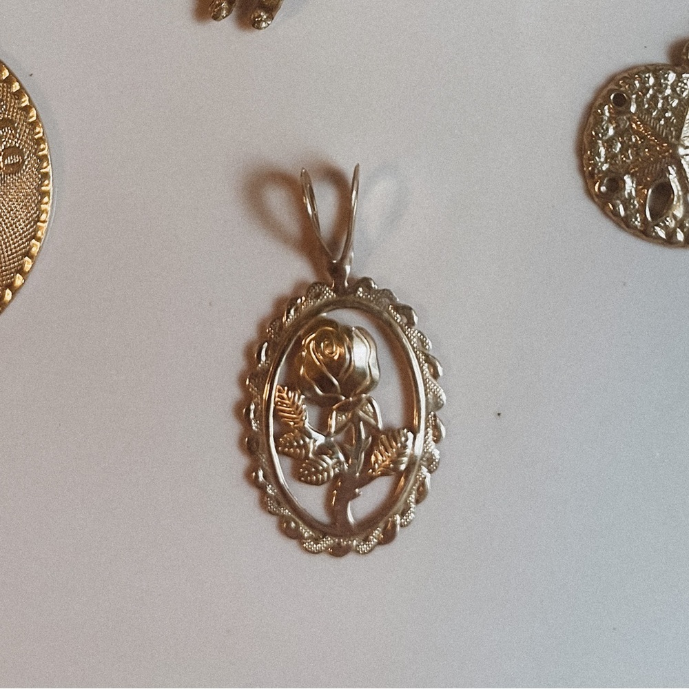 14k yellow gold rose pendant